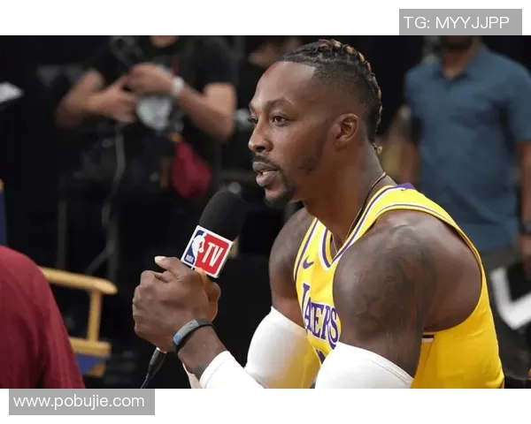 湖人快船德怀特霍华德与贝弗利冲突引发赛场激烈对抗与球迷热议