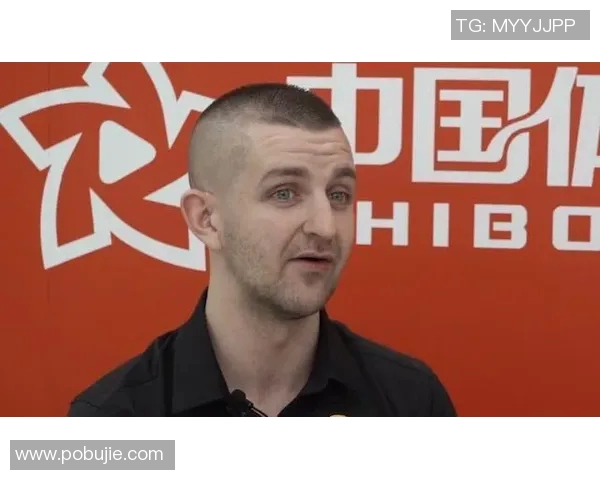 郑宇伯与杰森肖精彩对决视频回顾赛场瞬间引发热议与讨论